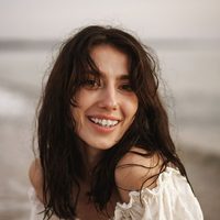 Ella S.